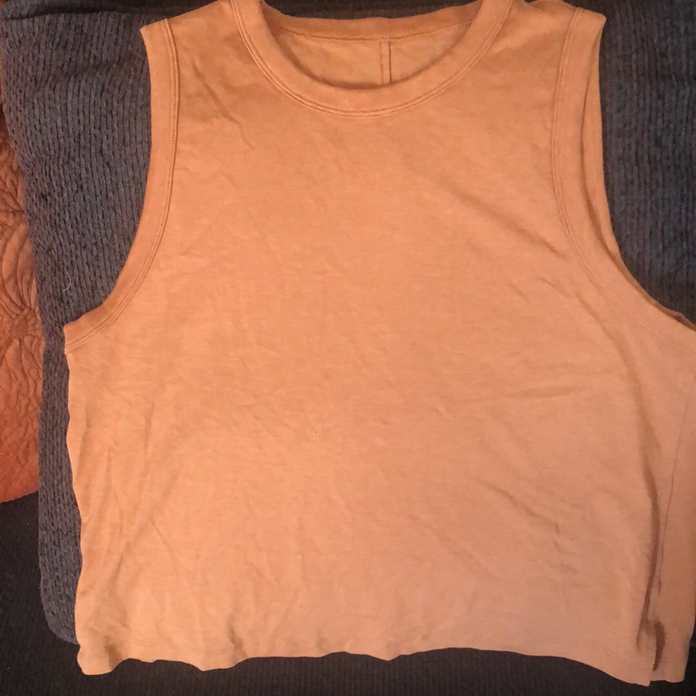 Lululemon tank top cropped